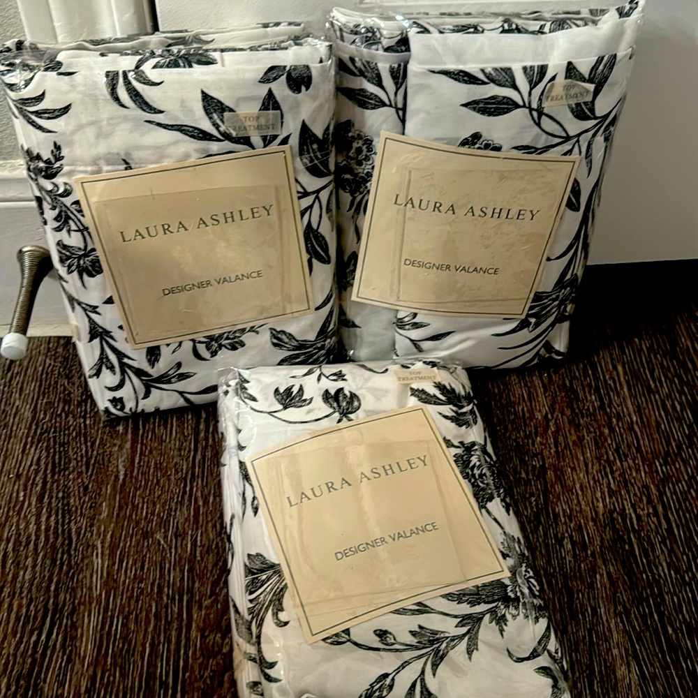 Laura Ashley Amberley Valances